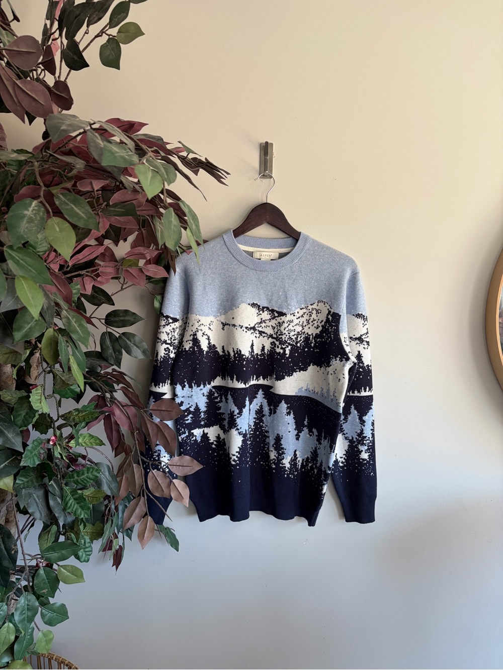 Aspen Scenic Crewneck Sweater in Light Blue & Navy